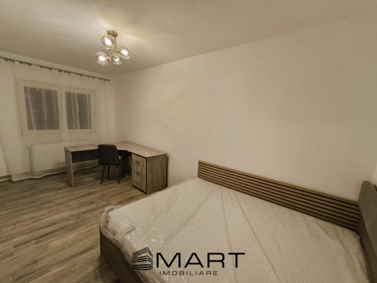 Apartament 3 camere zona Vasile Aaron 