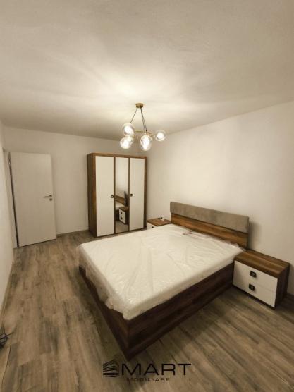 Apartament 3 camere zona Vasile Aaron 