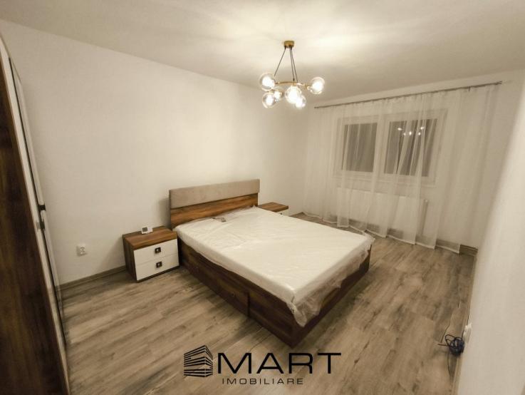 Apartament 3 camere zona Vasile Aaron 