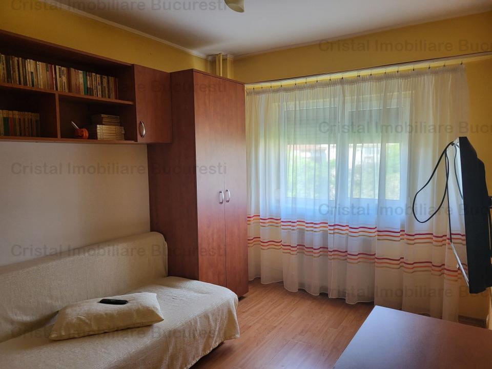 Inchiriez apartament cu 3 camere in zona Mall Sun Plaza