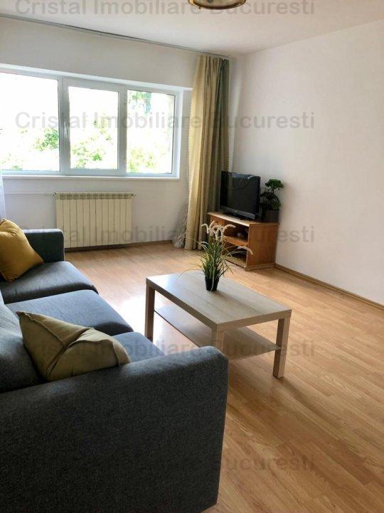 Inchiriez apartament 4 camere, zona Unirii, aproape de metrou