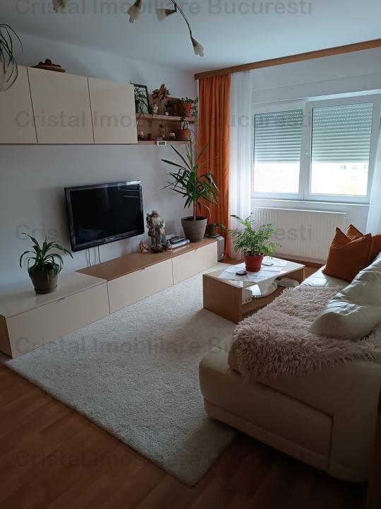 Apartament 3 camere, cu Centrala, la 7 min de metrou Piata Sudului. 