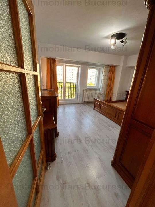 Inchiriez apartament 3 camere, zona Piata Alba Iulia