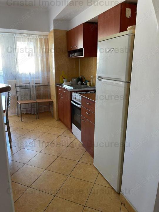 Vand apartament 3 camere zona Decebal