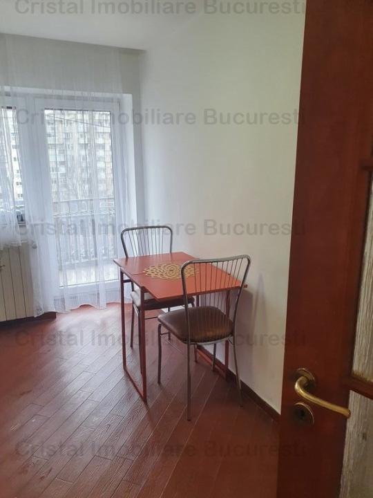 Inchiriez apartament 3 camere, pe Bulevardul Unirii