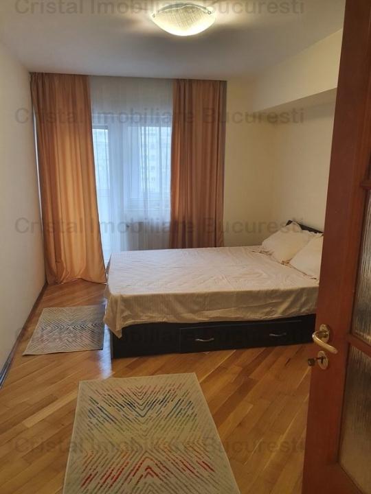 Inchiriez apartament 3 camere, pe Bulevardul Unirii