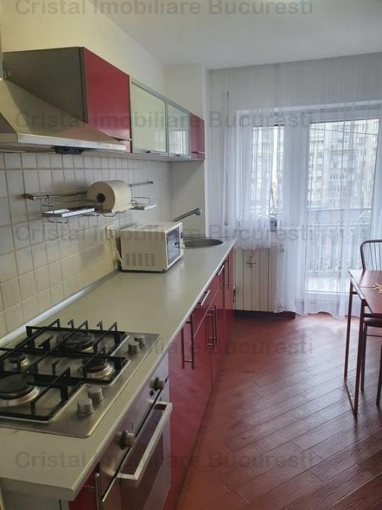 Inchiriez apartament 3 camere, pe Bulevardul Unirii