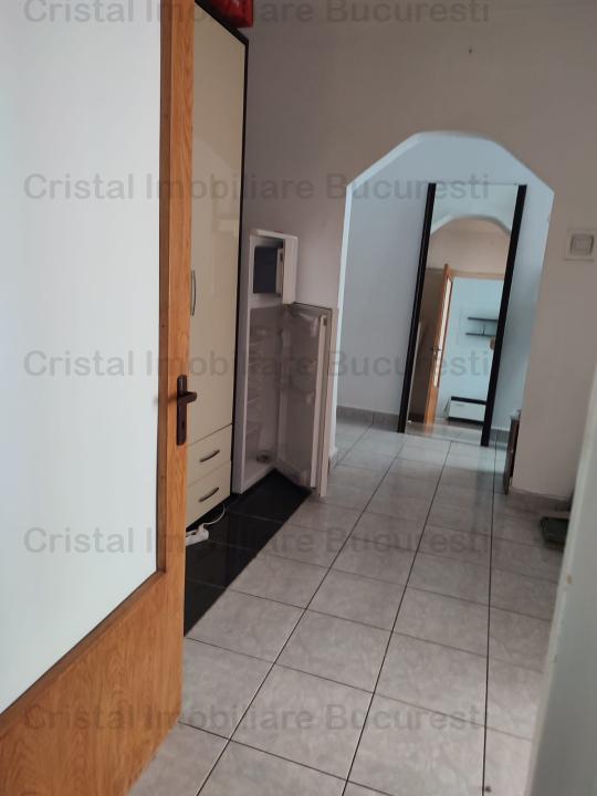 Inchiriez apartament 2 camere in zona 1 Decembrie 