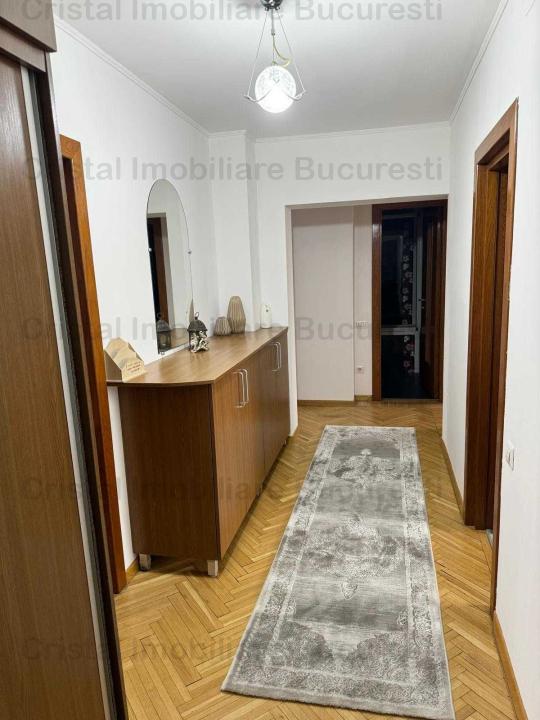 Inchiriez apartament 3 camere, zona Calea Calarasilor cu loc de parcare inclus