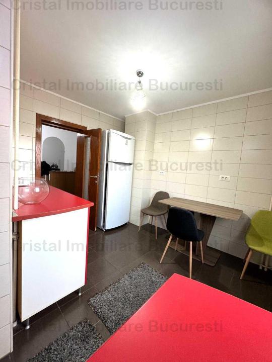 Inchiriez apartament 3 camere, zona Calea Calarasilor cu loc de parcare inclus