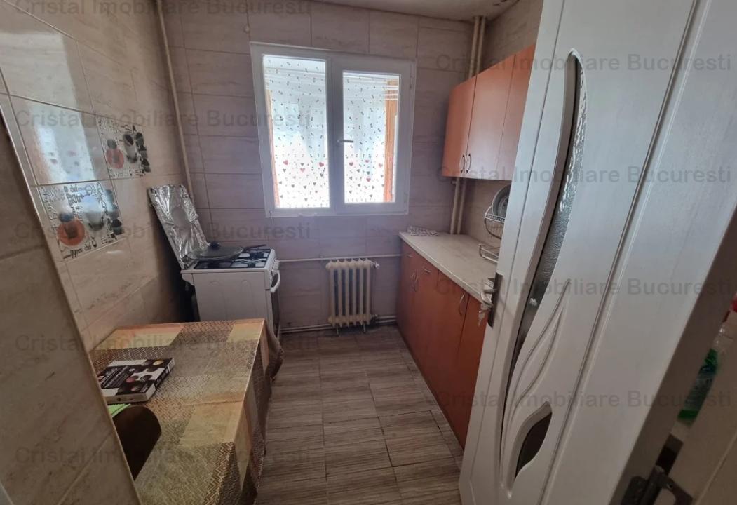 Apartament 3 camere, confort 1, parter 8, situat în bloc civilizat, scara curata cu interfon, zona S