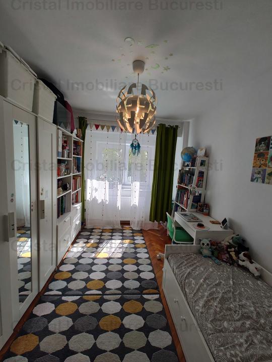 Apartament luminos 3 camere, Parcul Tineretului, Lumea Copiilor, zona Pridvor.