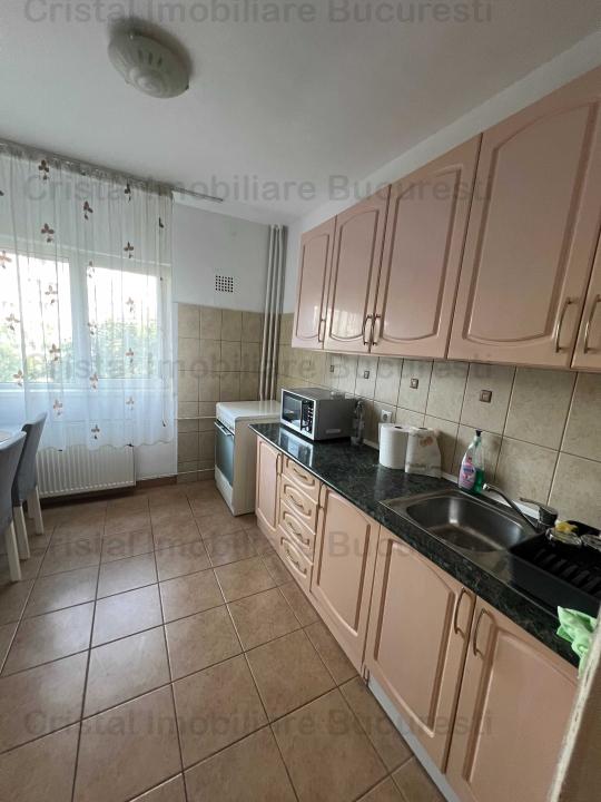 Inchiriez apartament 3 camere, zona Nerva Traian