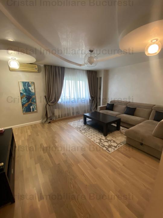 Inchiriez apartament 3 camere, zona Piata Muncii, cu loc de parcare