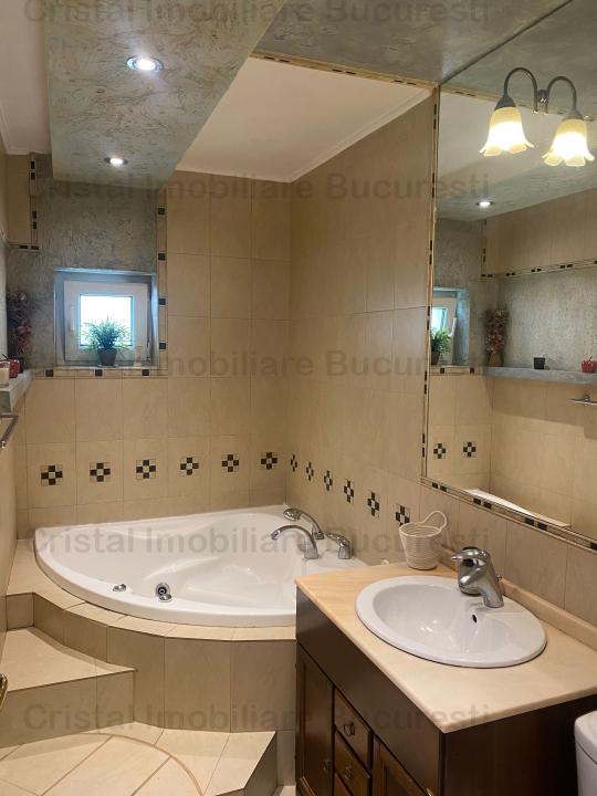 Inchiriez apartament 3 camere, zona Piata Muncii, cu loc de parcare