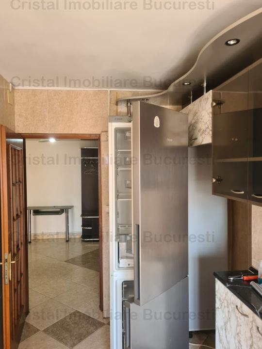 Inchiriez apartament 3 camere, zona Piata Alba Iulia, petfriendly