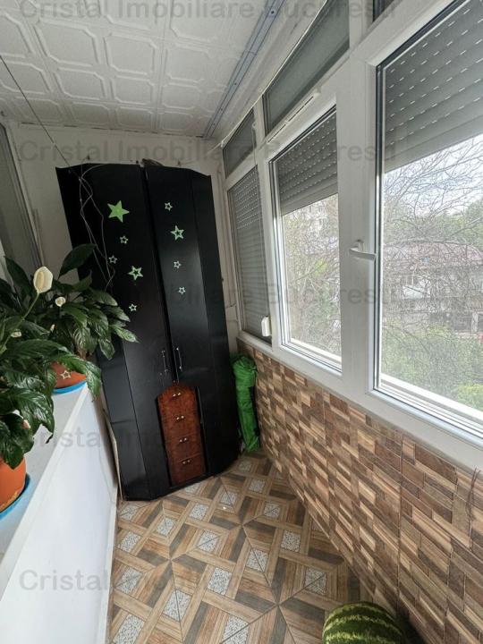 Apartament 3 camere, Titan - Barajul Bistritei, etaj 2/4