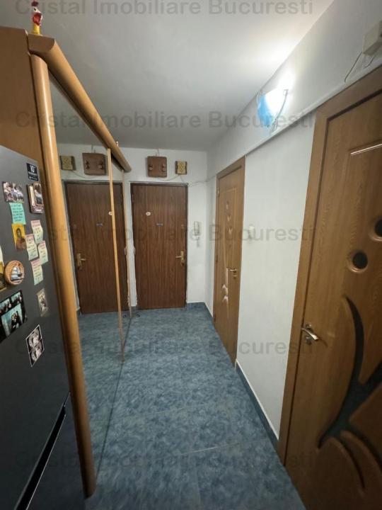 Apartament 3 camere, Titan - Barajul Bistritei, etaj 2/4