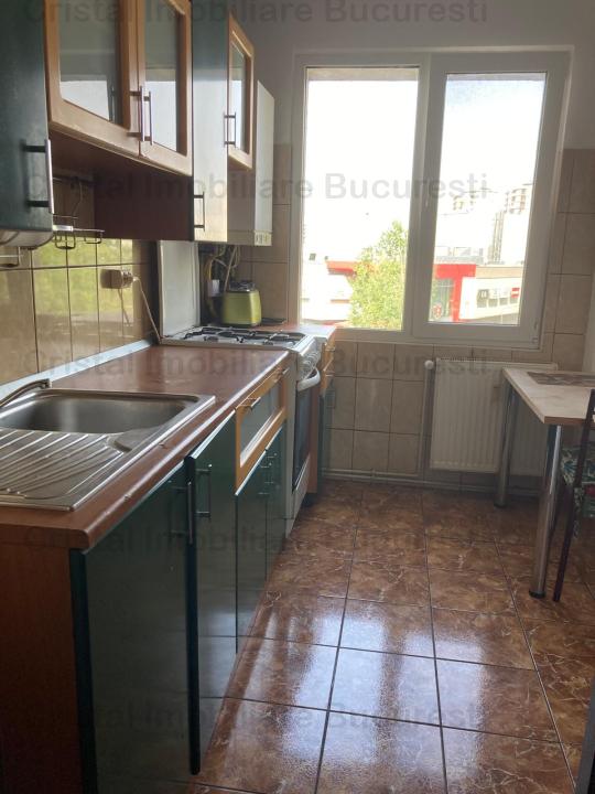 Închiriez apartament 2 camere în zona 1 Decembrie 