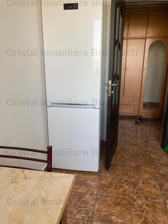 Închiriez apartament 2 camere în zona 1 Decembrie 