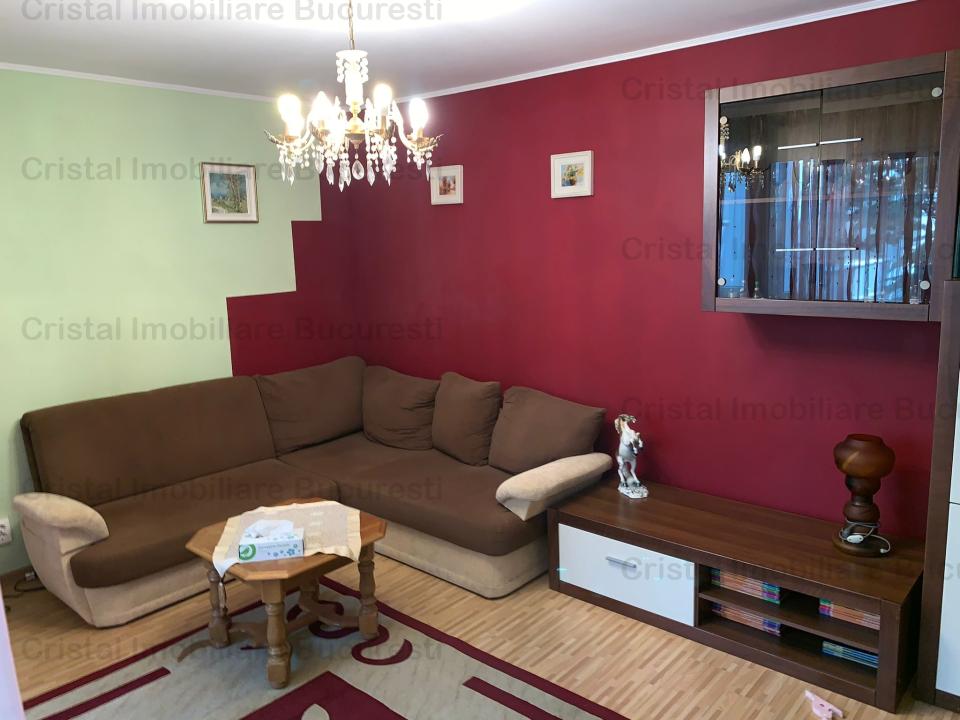 Inchiriez apartament de 4 camere in zona Titan 