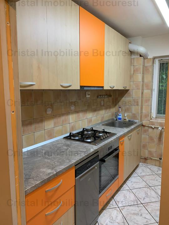 Inchiriez apartament de 4 camere in zona Titan 