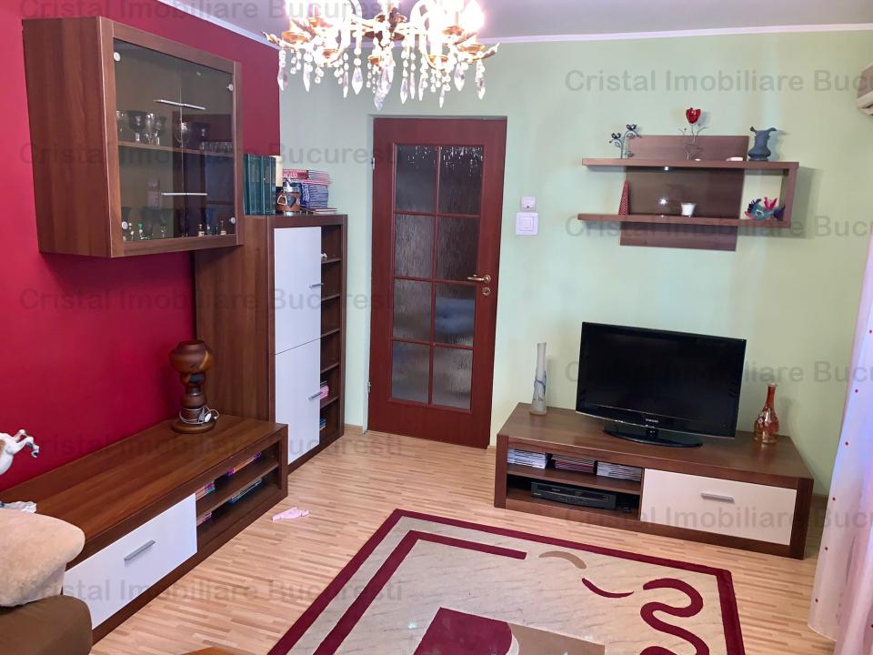 Inchiriez apartament de 4 camere in zona Titan 