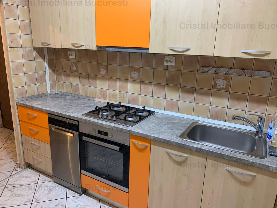 Inchiriez apartament de 4 camere in zona Titan 