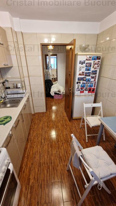 inchiriez apartament de 2 camere in zona 1 Decembrie 