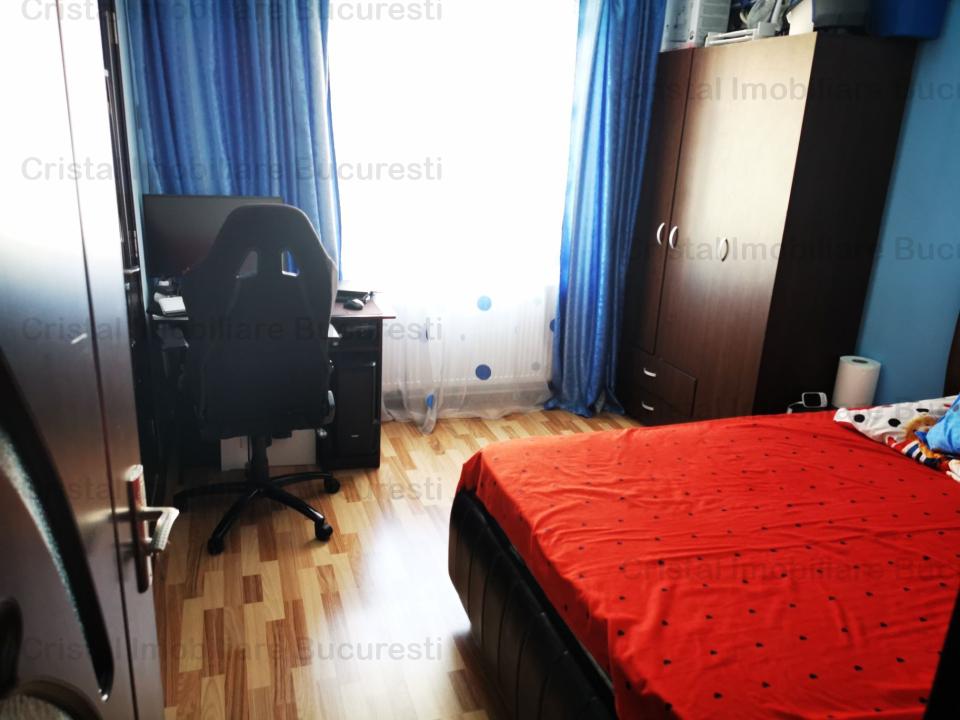 Apartament 3 camere, centrala proprie, zona Mosilor 