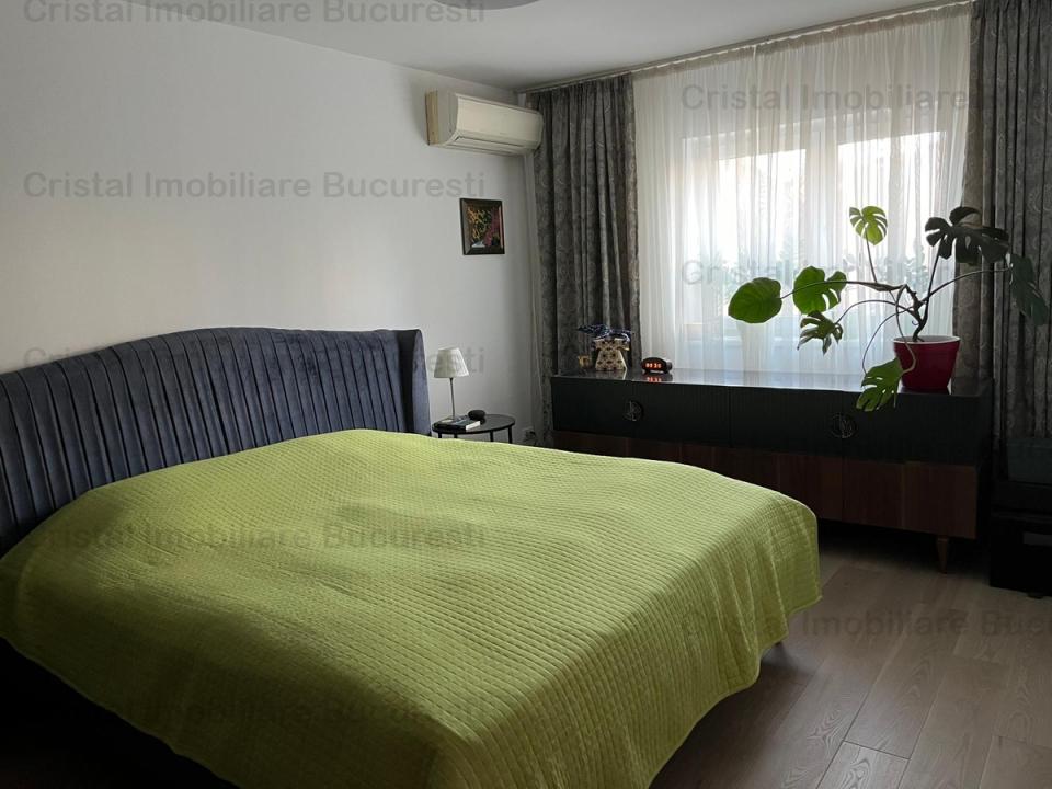 Vand apartament 3 camere in zona Unirii