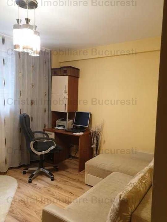 Apartament 3 camere, 2 grupuri sanitare, curte, zona Trapezului