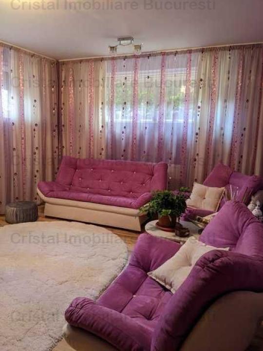 Apartament 3 camere, 2 grupuri sanitare, curte, zona Trapezului