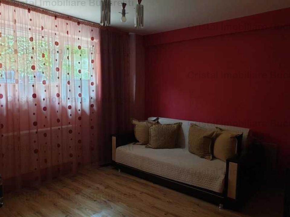 Apartament 3 camere, 2 grupuri sanitare, curte, zona Trapezului