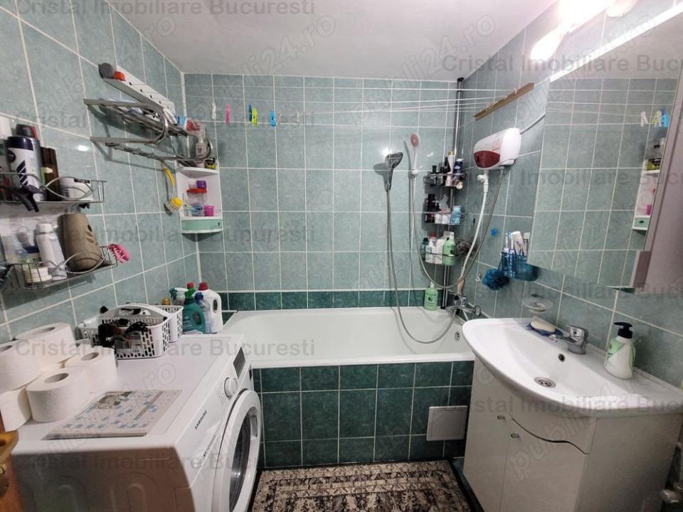 Apartament decomandat cu 2 camere, zona 1 Decembrie