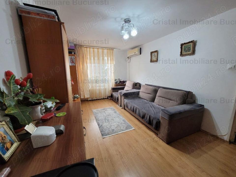 Apartament decomandat cu 2 camere, zona 1 Decembrie