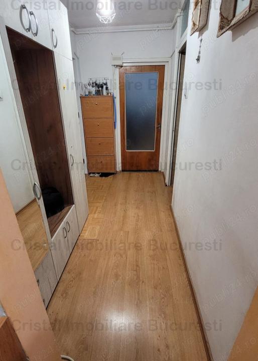 Apartament decomandat cu 2 camere, zona 1 Decembrie