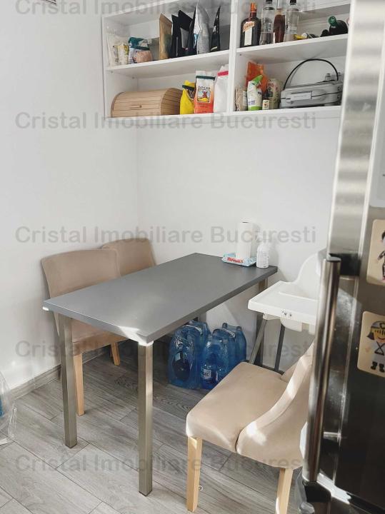 Vand apartament de de 3 camere mobilat si utilat in zona 1 Decembrie