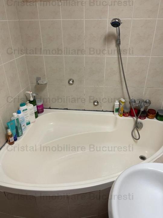 Apartament 3 camere, Covasna, intre Brancoveanu si Obregia. 