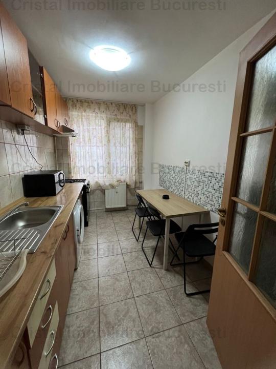 Inchiriez apartament CU 2  Militari langa metrou