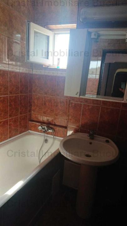 Închiriez apartament 3 camere si 2 bai, aer conditionat, Crangasi