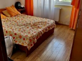 Apartament 3 camere de vanzare  Lujerului