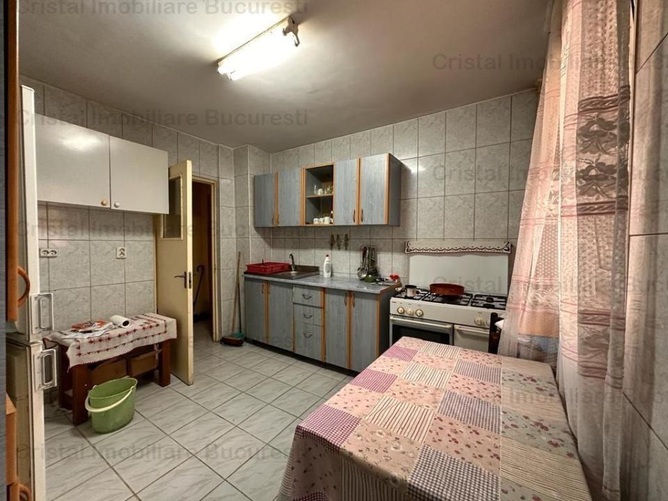 Apartament 3 camere de vanzare Gorjului