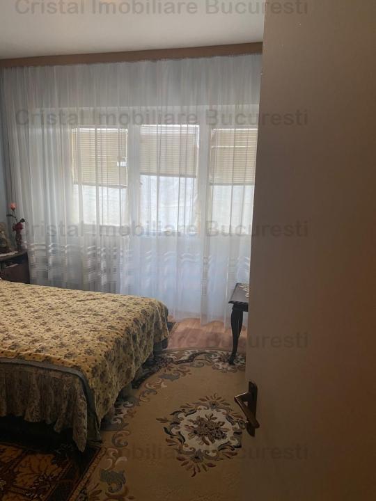 Apartament 3 camere de vanzare Gorjului