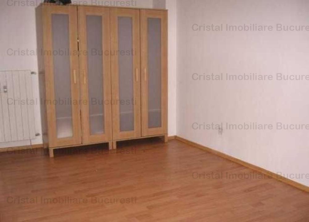 Vanzare Apartament 3 Camere stradal pe Bd. Nerva Traian