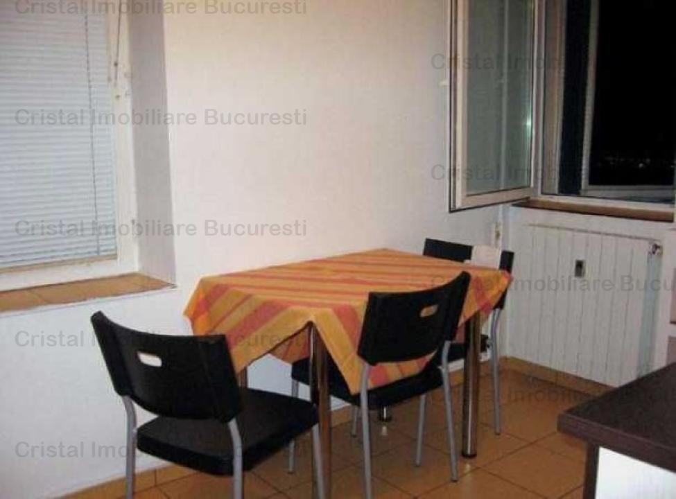 Vanzare Apartament 3 Camere stradal pe Bd. Nerva Traian