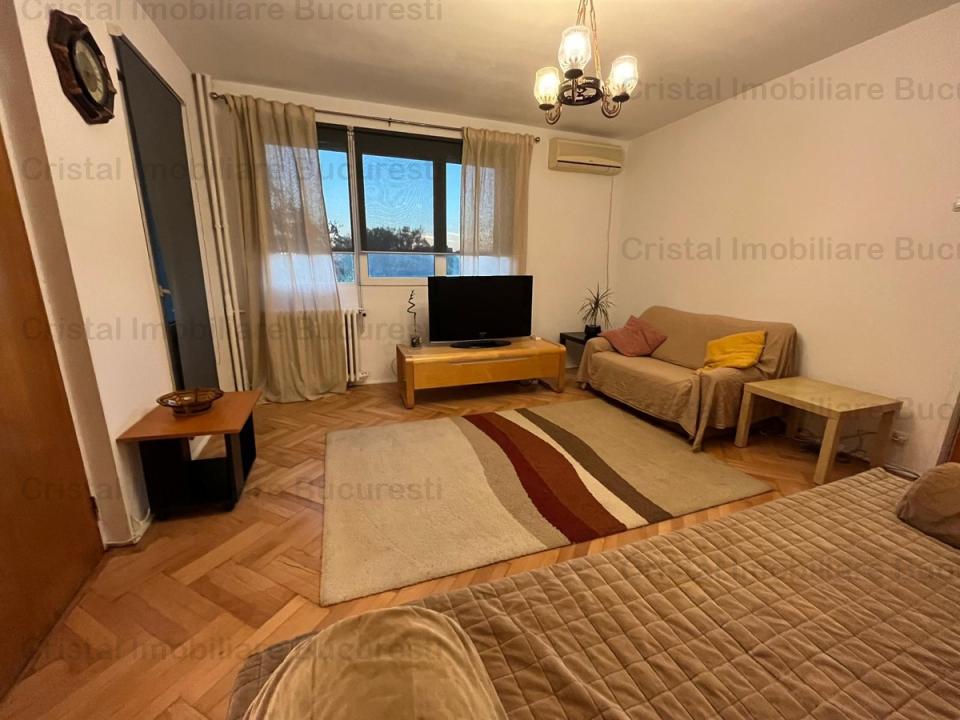 Apartament 3 camere, 575 EUR, zona Titan