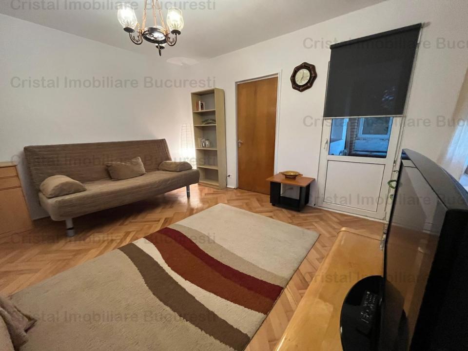 Apartament 3 camere, 575 EUR, zona Titan