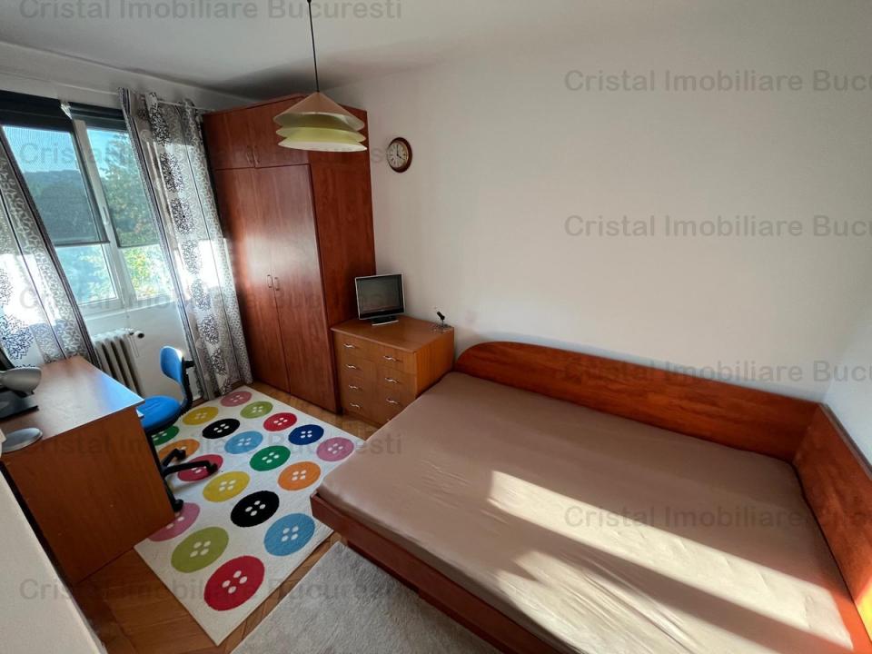 Apartament 3 camere, 575 EUR, zona Titan