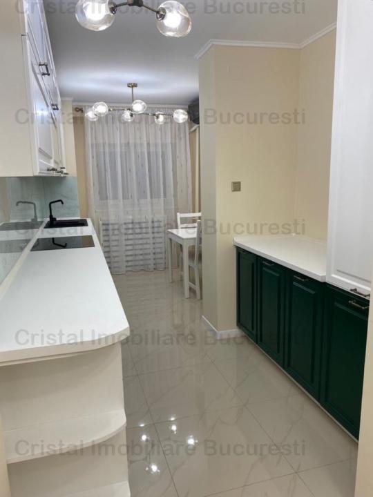 Vand apartament 2 camere zona Decebal 